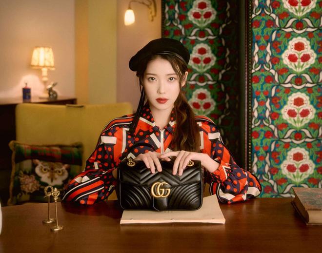 IU bị chê “muối cả mặt” khi diện đồ Gucci