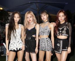 Điểm lại 3 màn "lên đồ" đỉnh cao của BLACKPINK từ trước đến nay