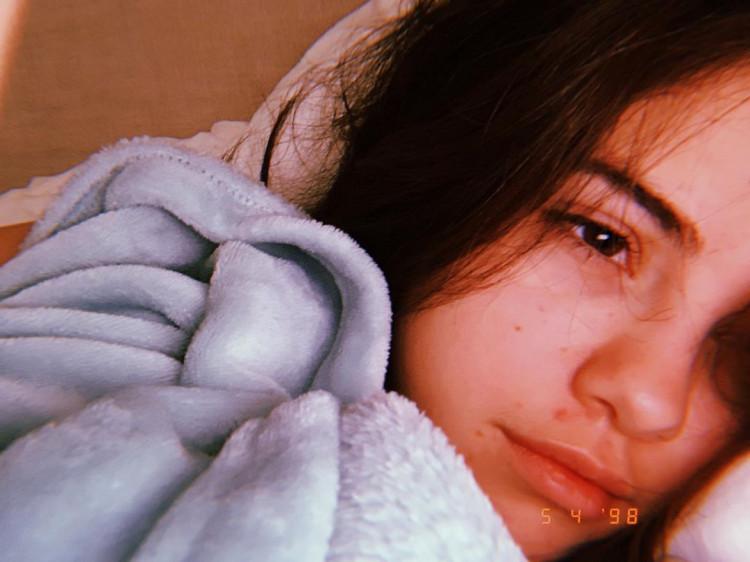 Selena Gomez không bao giờ ra ngoài mà thiếu kem chống nắng