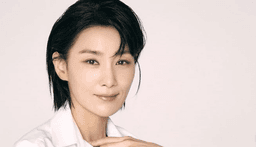 Dù đã 48 tuổi nhưng con dâu nhà tài phiệt trong "Mine" vẫn sở hữu thân hình chuẩn