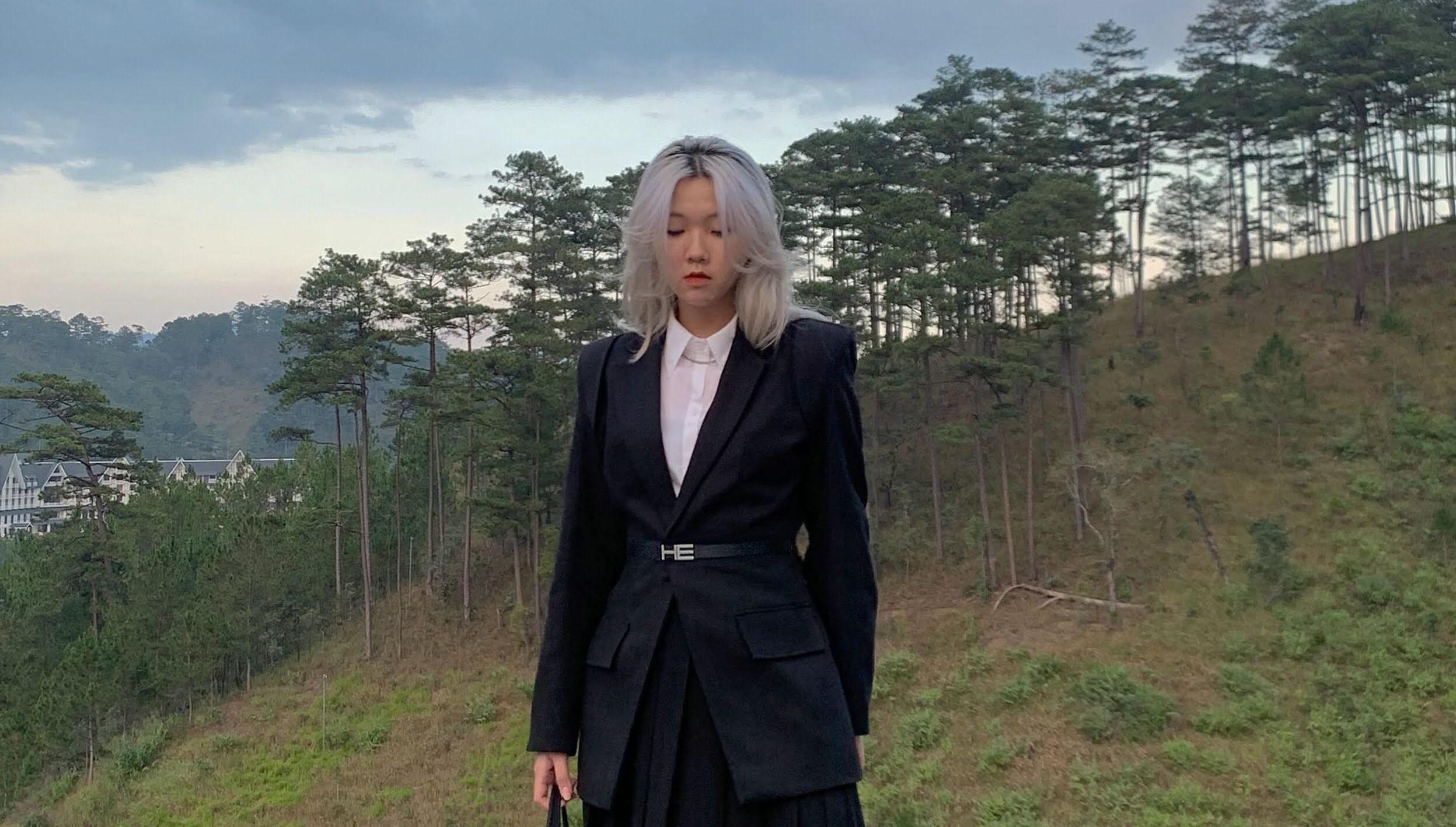 Cô gái Sài Gòn yêu thích phối đồ với gam màu trung tính