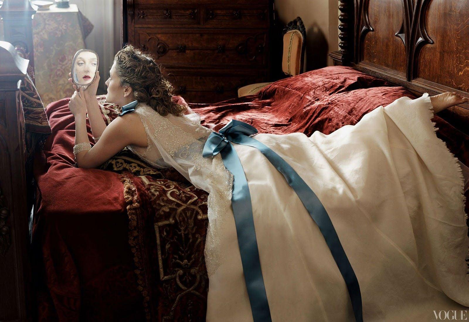 Beauty and the Beast: Bộ ảnh thời trang đẹp nhất của Vogue