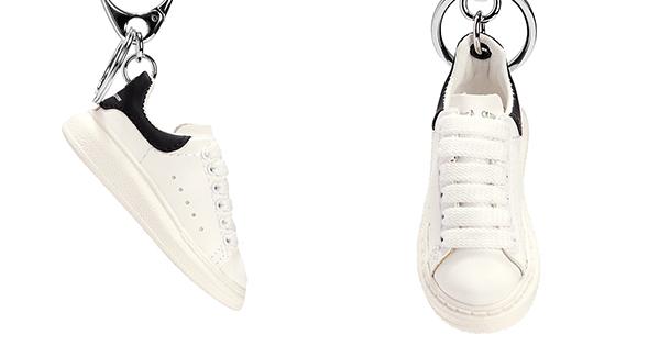 Móc khóa hình giày Alexander McQueen y như thật