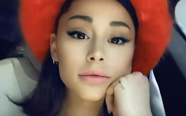 Từ bỏ suối tóc dài công chúa, sau kết hôn, Ariana Grande cắt tóc ngắn