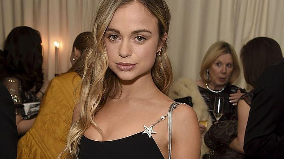 Thành viên hoàng gia Anh tổ chức garage sale gây quỹ bảo vệ khỉ đột