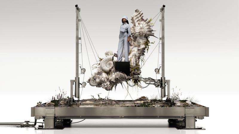 Naomi Campbell khoe sắc vóc săn chắc ở tuổi 51 trên quảng cáo của Burberry