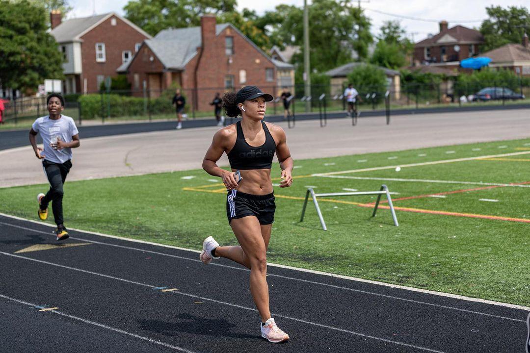 Nữ võ sĩ boxing trở thàng người mẫu thời trang