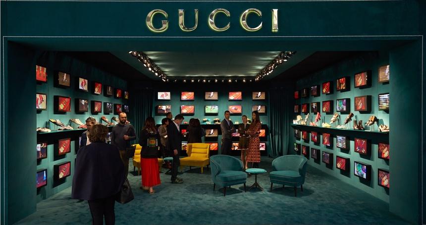 Gucci và Crocs là hai thương hiệu thời trang bị làm giả nhiều nhất năm 2021