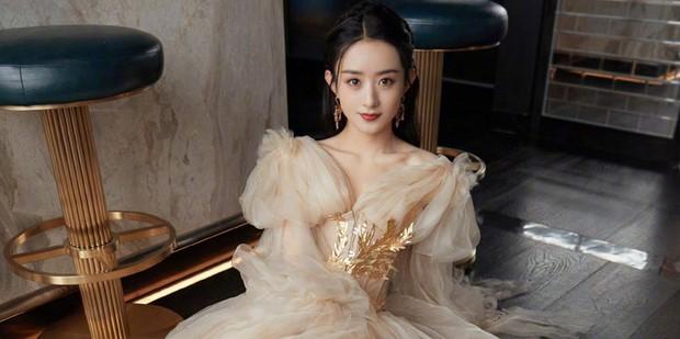 Triệu Lệ Dĩnh mặc mọi thứ đều xấu trừ váy công chúa?