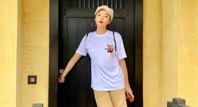 Học ngay Kỳ Duyên cách diện áo thun trắng đơn giản mà vẫn thời thượng