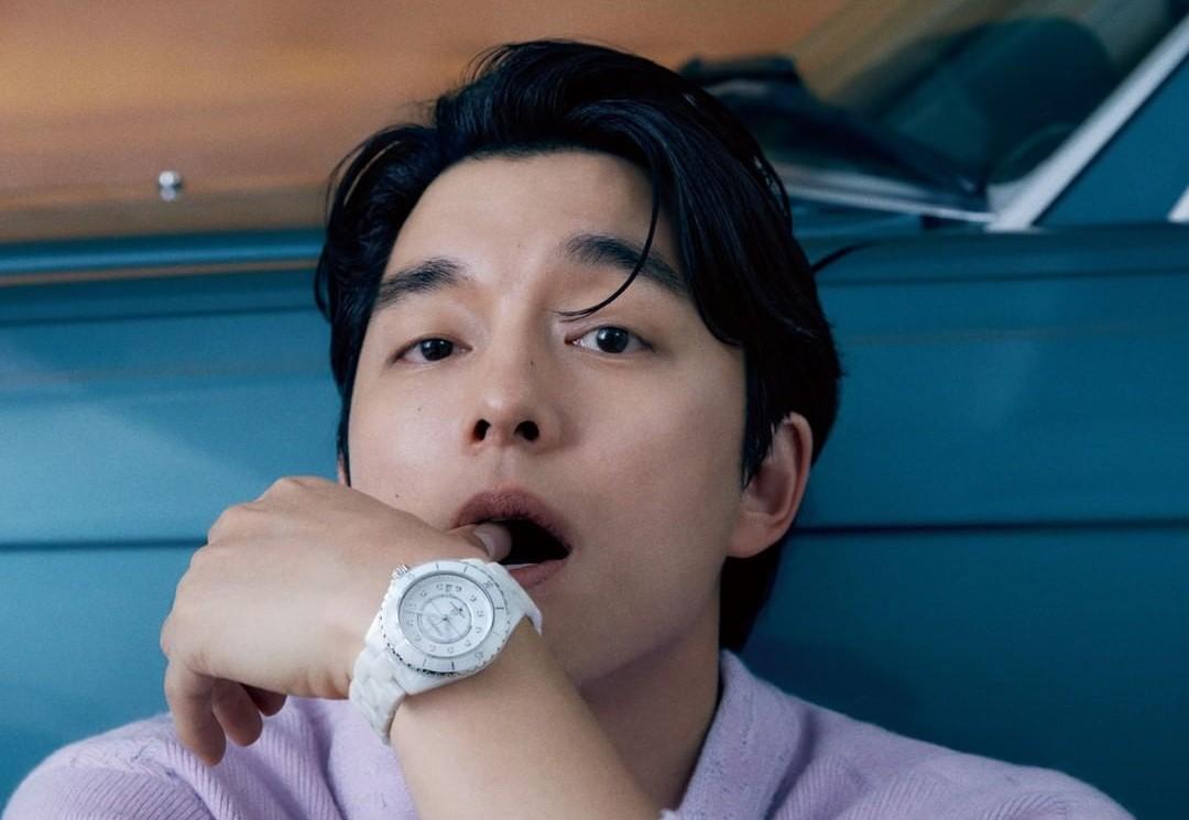 "Chú yêu tinh" Gong Yoo ngọt ngào như nắng mùa thu trên bìa tạp chí Marie Claire
