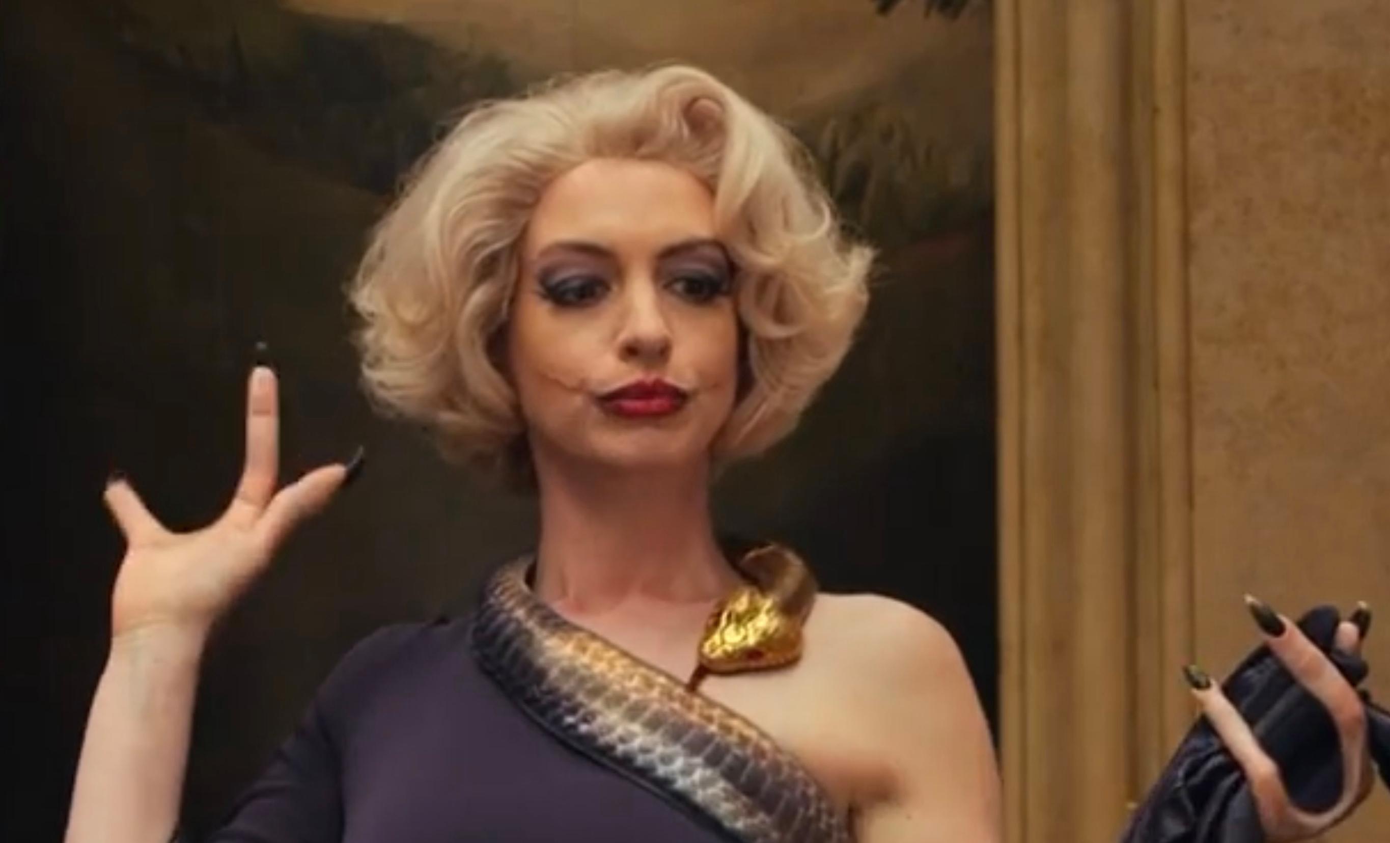 Anne Hathaway hé lộ tạo hình đáng sợ trong phim “The Witches”