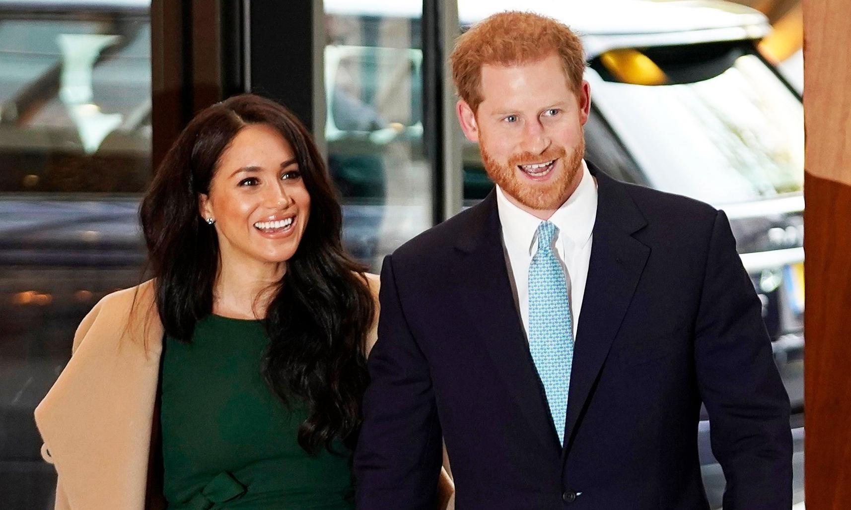 Nhà chính trị nổi tiếng nói thẳng về động cơ của vợ chồng Harry - Meghan