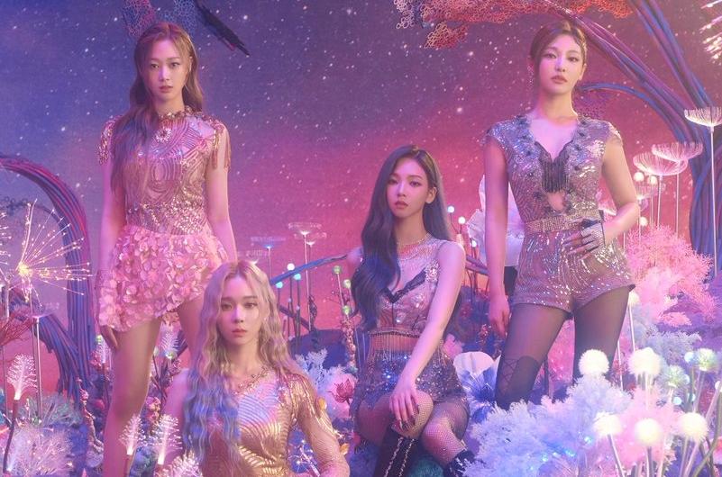 Vừa mới ra mắt, Aespa đã bị so sánh với hai đàn chị TWICE và BLACKPINK