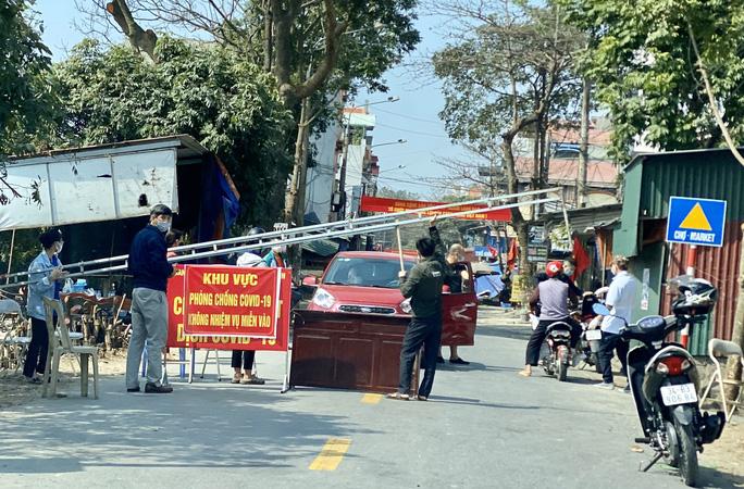 Hải Dương: Mọi ngả đường bị bịt kín như "Train to busan"