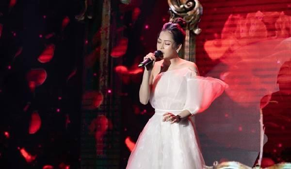 Rộ clip Chi Pu luyện thanh lên được nốt cao, dân tình nghi ngờ cô nàng sắp comeback