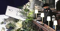 Nữ hoàng Anh viết thư tay tiễn biệt đặt trên quan tài của Hoàng thân Philip