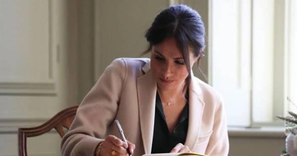 Meghan bị phản đối khi tuyên bố rời Hoàng gia nhưng vẫn ghi mình là "Nữ công tước"