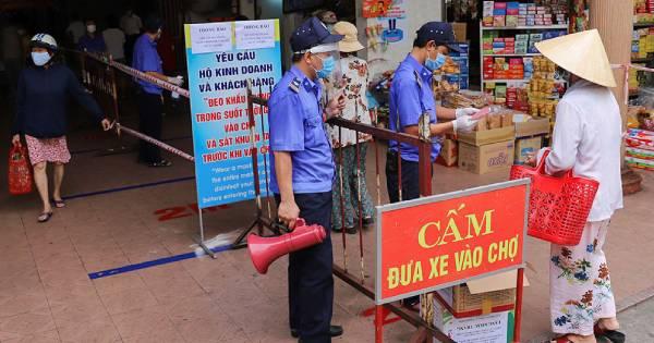 Đà Nẵng phát "tem phiếu" cho người dân đi chợ