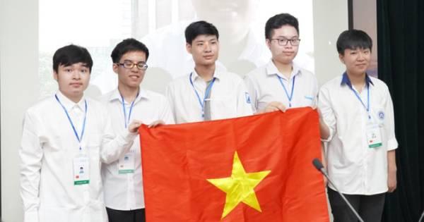 Nam sinh Hà Nội tự kỷ đoạt Huy chương bạc Olympic toán quốc tế, đứng thứ nhì toàn đoàn Việt Nam