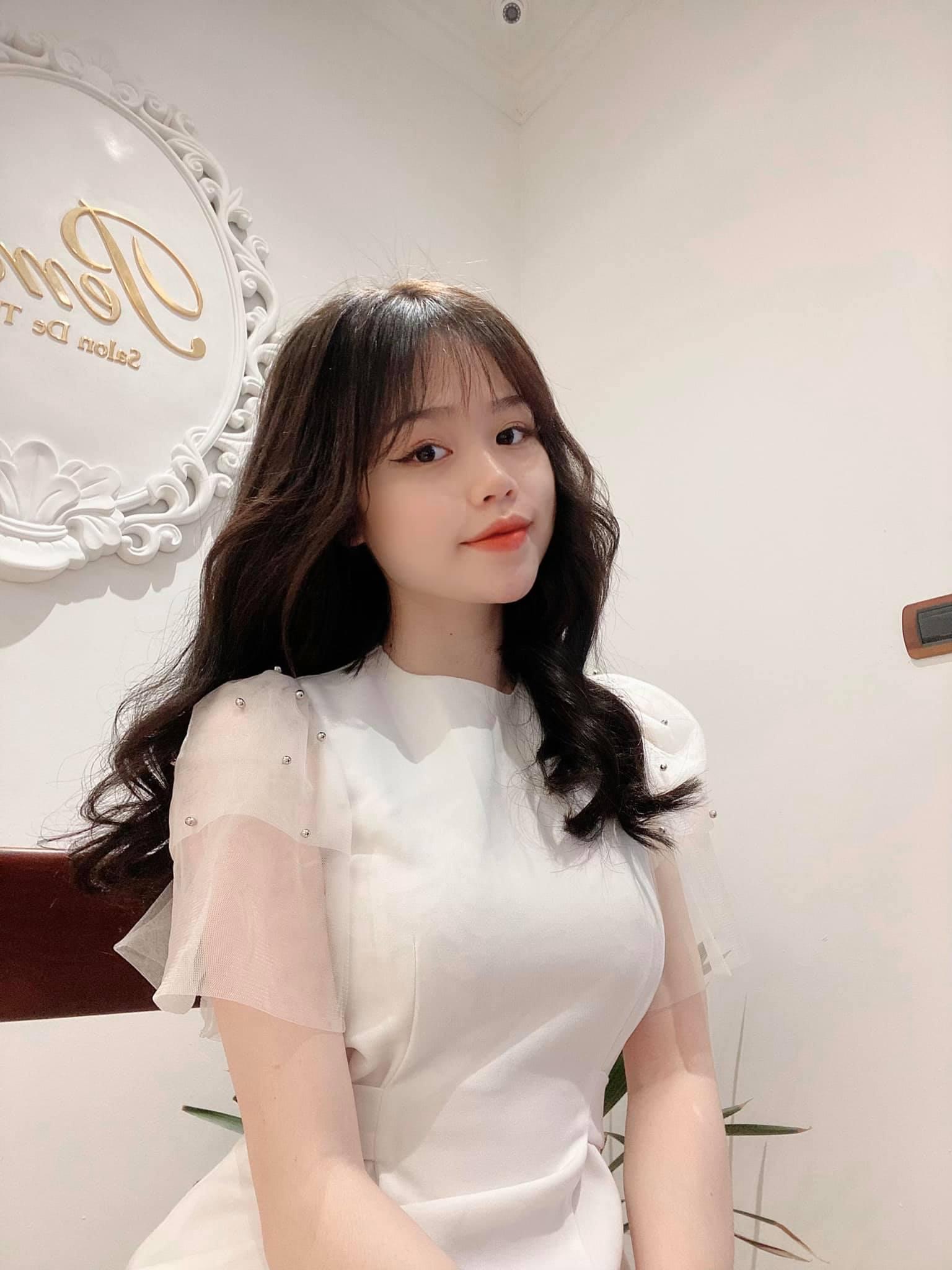 Bị tố là "người thứ 3", Huỳnh Anh bất ngờ hủy theo dõi cô gái đặc biệt này