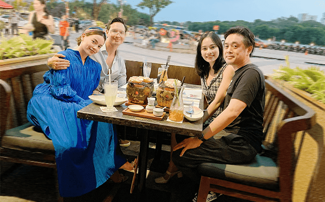 Hôm qua sao làm gì: Huyền Baby khoe dáng, Hà Hồ tình tứ bên Kim Lý