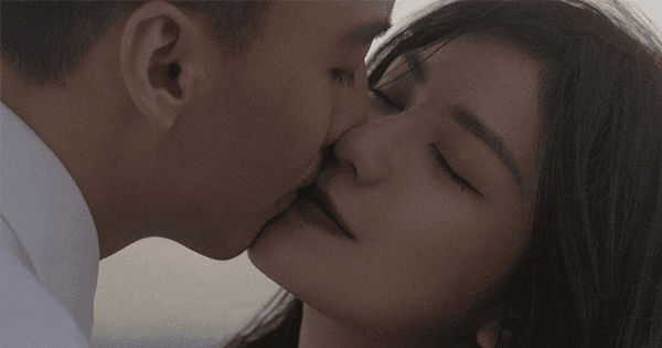 Hot girl An Japan kỉ niệm 4 năm yêu bằng bức ảnh hôn môi tình tứ