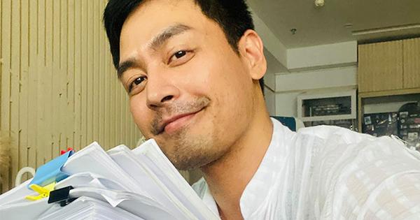 MC Phan Anh bất ngờ tung hơn 6kg giấy sao kê 24 tỷ từ thiện 5 năm trước