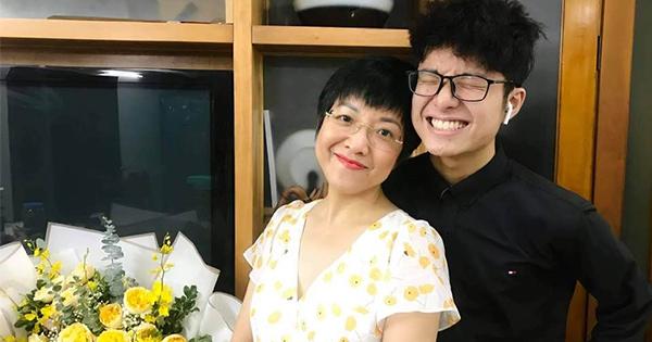 Con trai Công Lý đưa mẹ lên phố mua quà sinh nhật "sang chảnh" với 123k