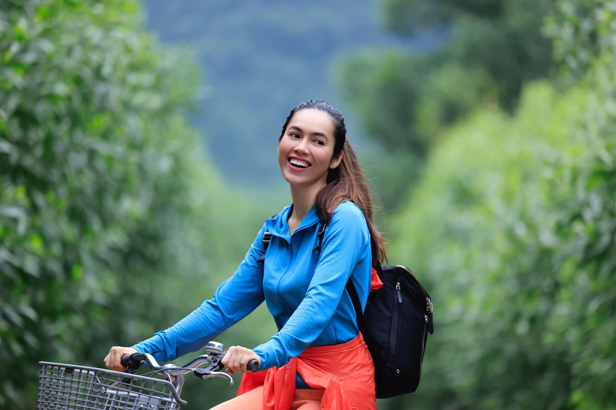 Tình cũ Phillip Nguyễn - Á hậu Hoàng My ôn lại chuyện bị đẻ rơi, nghèo khó