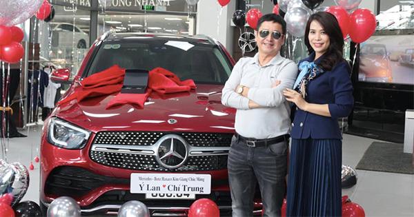 NSƯT Chí Trung và bạn gái tậu xe Mercedes hơn 2 tỷ đồng