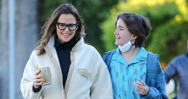 Jennifer Garner phản ứng thế nào sau khi chồng cũ công khai nguyên nhân ly hôn