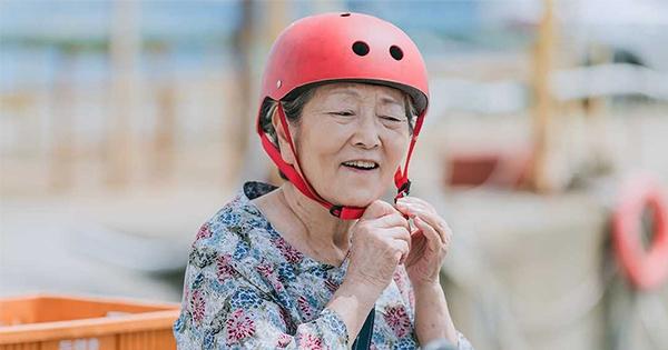 "Người bà quốc dân Hàn Quốc" Kim Young Ok có vai chính đầu tiên ở tuổi 85
