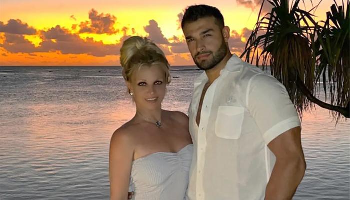 Britney Spears sảy thai sau 1 tháng báo tin mang bầu