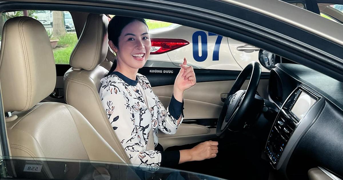 Hôm qua sao làm gì (30/5): Hoa hậu Ngọc Hân đỗ bằng lái xe ôtô điểm tuyệt đối