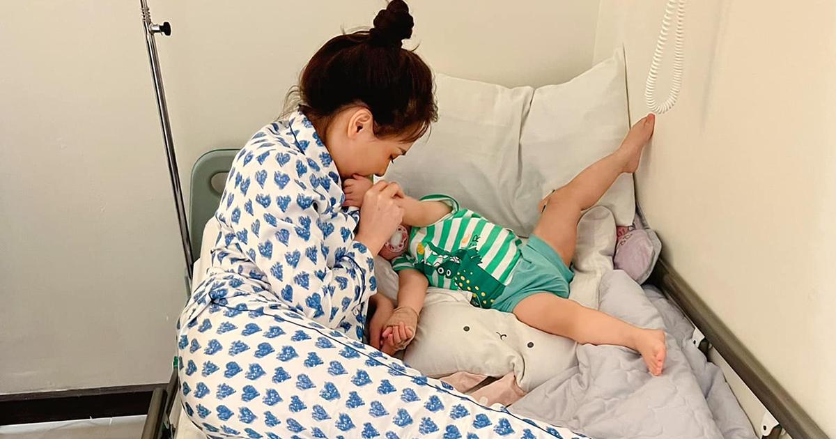 Bảo Thanh vào viện chăm con ốm, ông xã lại khen vợ có mùi "thơm lạ"