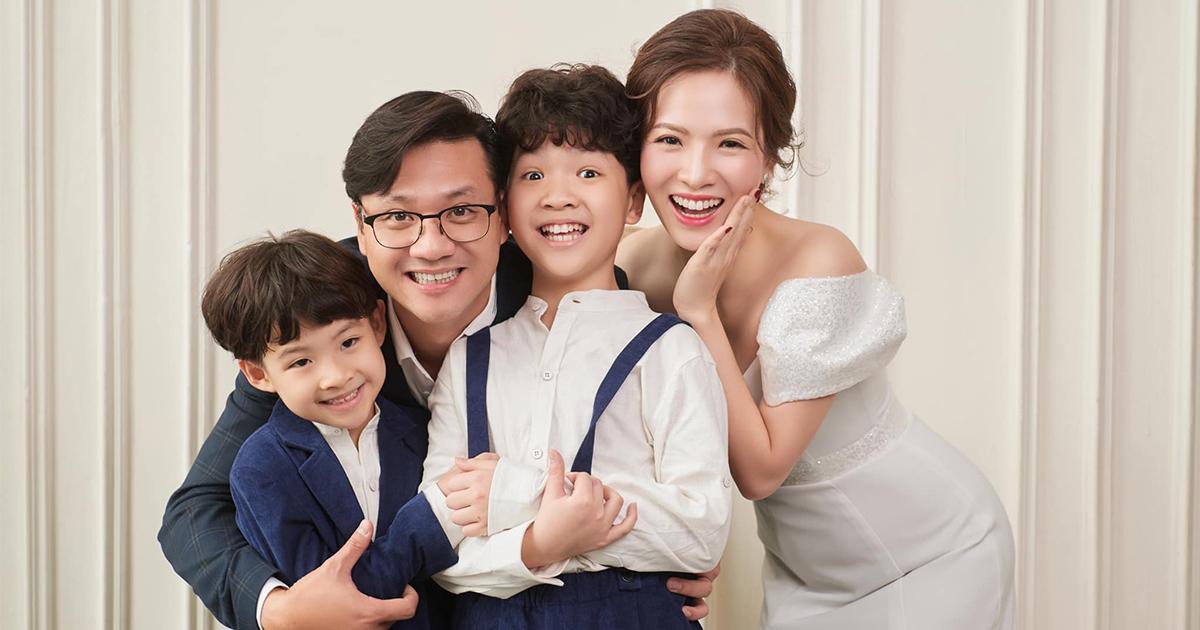 Khoảnh khắc Khải Anh hấp dẫn nhất trong mắt Đan Lê: Không phải lúc chải chuốt hay tặng quà vợ