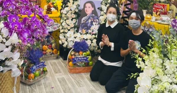 Hồ Văn Cường tiều tụy đón khách tới viếng tang lễ Phi Nhung trong ngày thứ 2