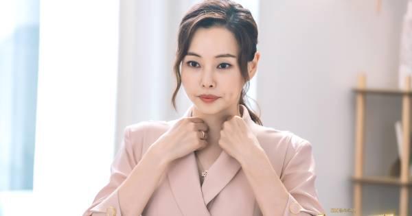 "Hoa hậu đẹp nhất Hàn Quốc" Honey Lee bỏ ăn chay trường sau 12 năm