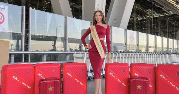 Cuối cùng Thùy Tiên đã về Việt Nam sau 1 tháng đăng quang và vài lần lỡ hẹn