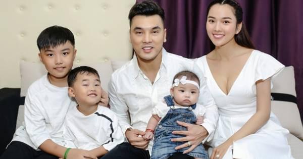 Vợ siêu mẫu kém 5 tuổi của Ưng Hoàng Phúc ca ngợi chồng là người cha dượng tuyệt vời