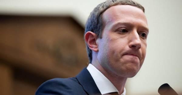 Ông chủ Facebook bị "văng" khỏi top 10 người giàu nhất thế giới khi 250 tỷ USD vốn hóa "bốc hơi"