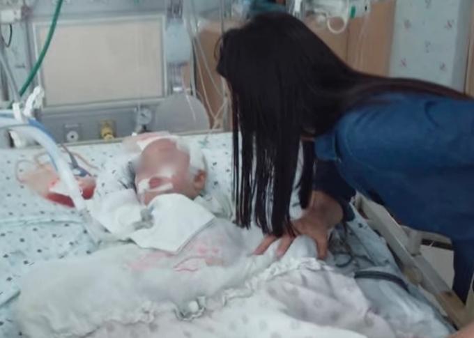 Cặp vợ chồng đông lạnh thi hài con gái 3 tuổi với hy vọng bé sẽ hồi sinh