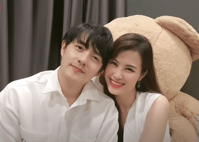 Đông Nhi vào phòng sinh, Ông Cao Thắng túc trực từ 3h sáng đón con chào đời