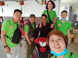 Xôn xao thông tin người đàn ông xin đi nhờ xe ở Trà Leng được tặng xe máy