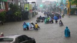 Thời tiết ngày 11/11: Miền Trung mưa lớn, cần đề phòng lốc sét và sạt lở