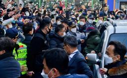 Vợ tên ấu dâm Jo Doo Soon bị đuổi khỏi nhà thuê