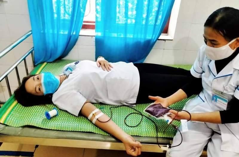 Nữ điều dưỡng tình nguyện hiến máu hiếm cứu sản phụ qua cơn nguy kịch