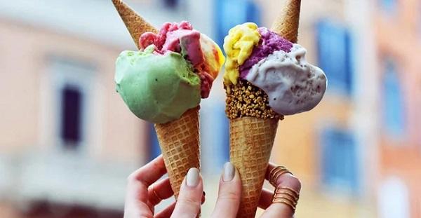 Bị bạn trai chia tay vì ăn một lúc 4 cây kem kèm lời trách: "Ăn lắm thế"