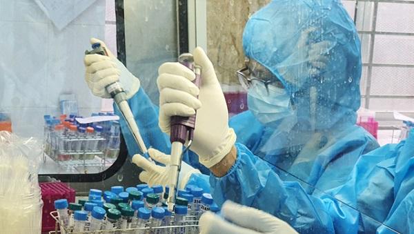 Thêm 2 ca dương tính nCoV ở Hà Nội: Nam bác sĩ Bệnh viện Phổi Trung ương và cụ ông ở Đan Phượng